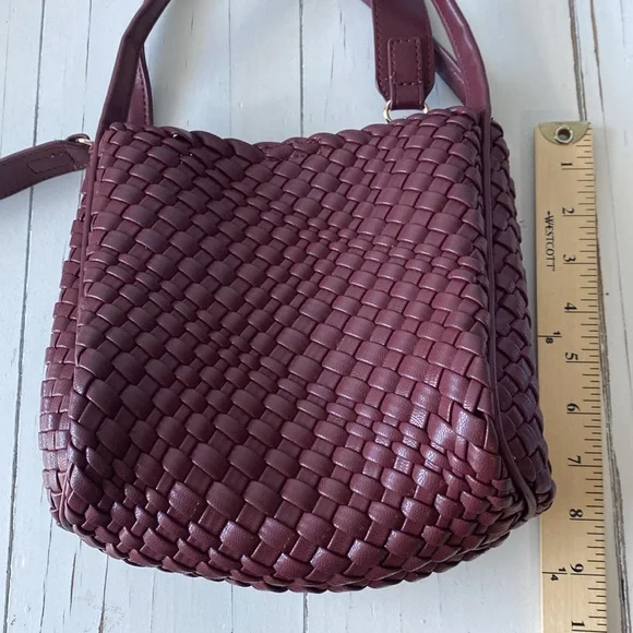 Moda Luxe Elegant Burgundy Woven Faux Leather Satchel - Picture 9 of 9